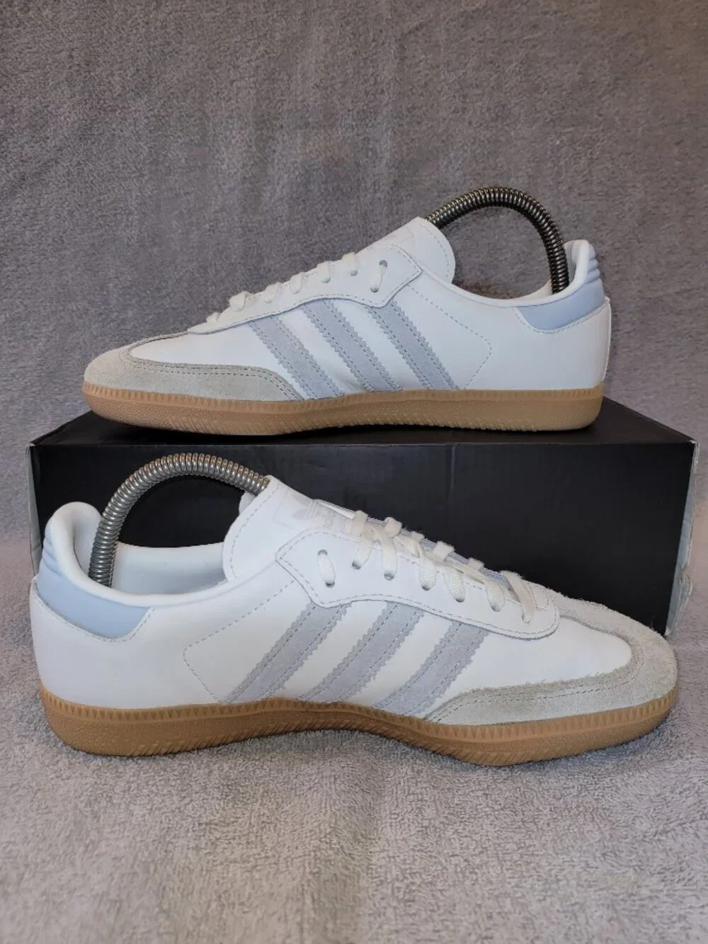 Adidas Samba OG Cloud White / Crystal Sky / Tan Gum Sneakers Big Kid's Size 7